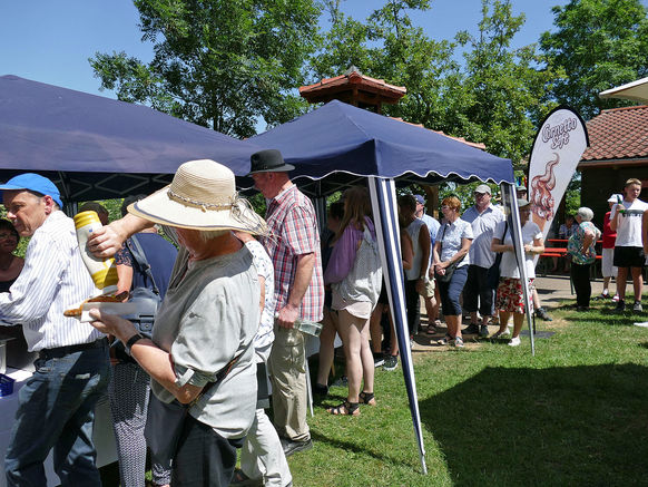 Festgottesdienst zum 1.000 Todestag des Heiligen Heimerads auf dem Hasunger Berg (Foto: Karl-Franz Thiede) Festgottesdienst zum 1.000 Todestag des Heiligen Heimerads auf dem Hasunger Berg (Foto: Karl-Franz Thiede)